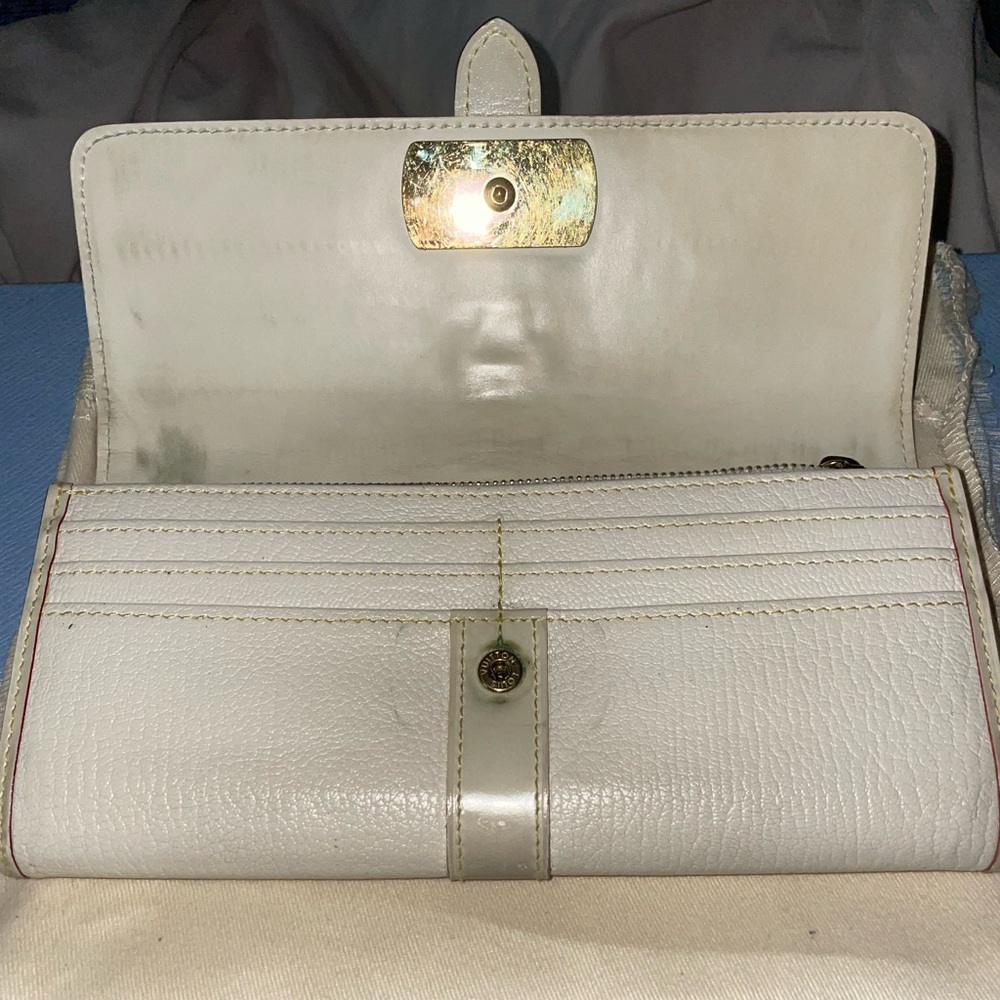 Louis Vuitton Wallet - Picture 9 of 13
